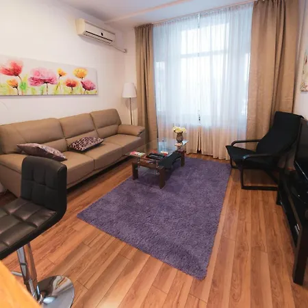Central Studio Апартаменты